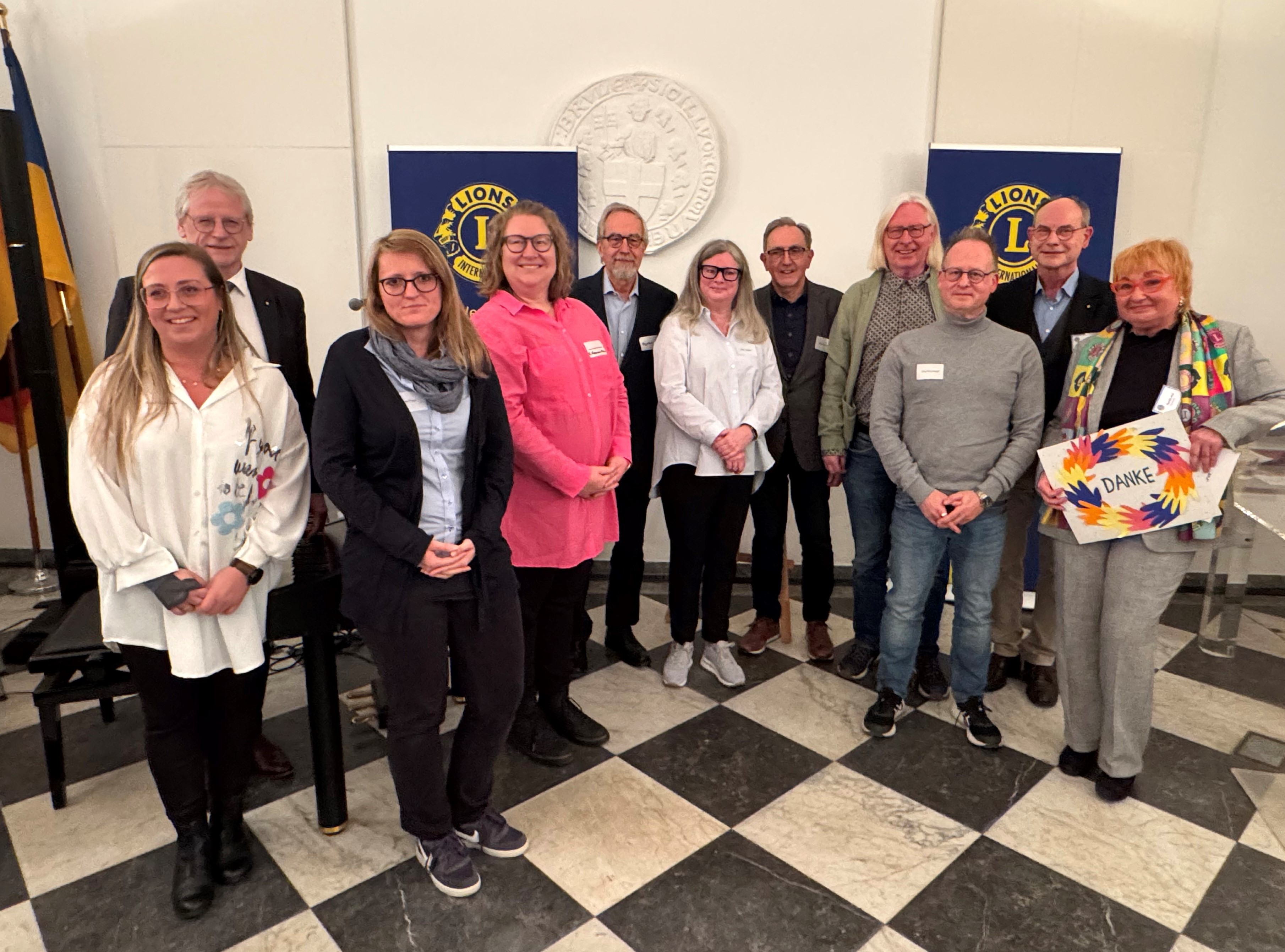 Spendenübergabe des Lions Club Brühl